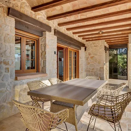 Casa Caramba By Aldertons