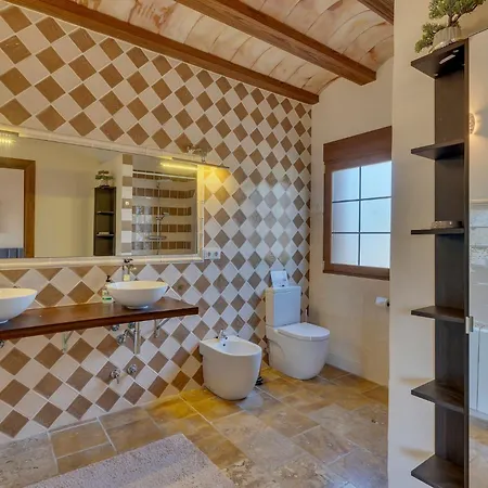 Villa Casa Caramba By Aldertons *