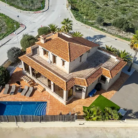 Casa Caramba By Aldertons *